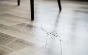 dommages causés par les rayures sur un stratifié