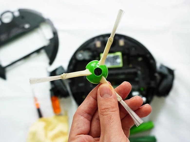 Démontage brosse latérale E5