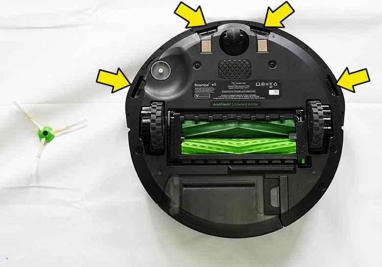 Emplacement des vis sur Roomba E5