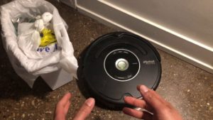 Comment vider un aspirateur iRobot Roomba ?