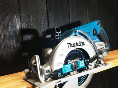 Comment changer la lame de scie circulaire Makita ?