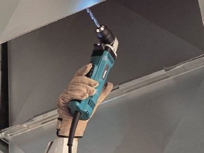 Comment changer le mandrin d'une perceuse makita ?