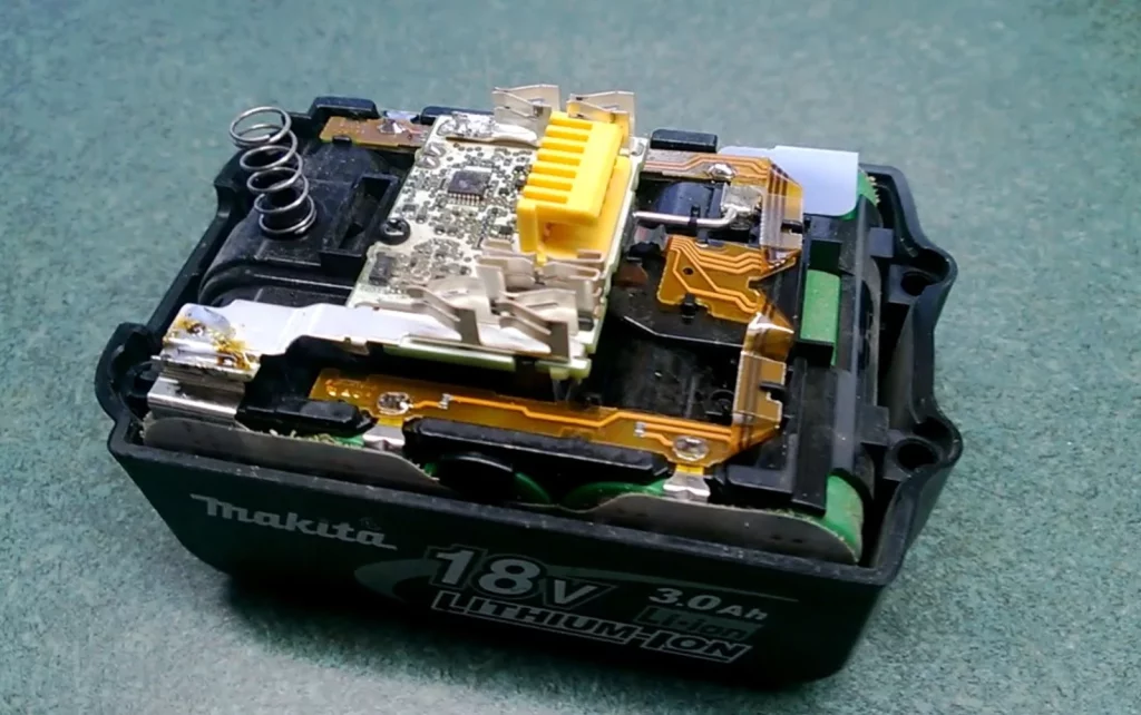 Comment réparer batterie makita​ ?