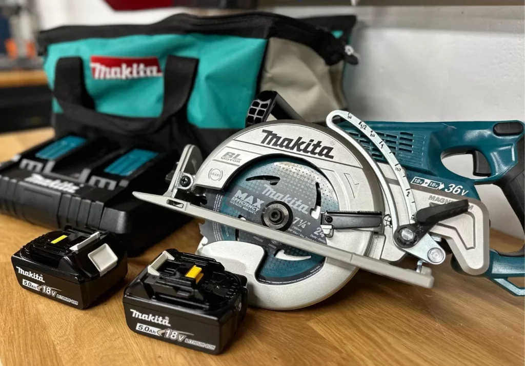 changer lame de scie circulaire Makita